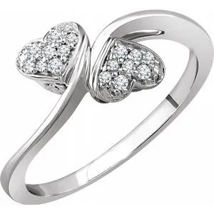 10K White 1/10 CTW Diamond Heart Promise Ring