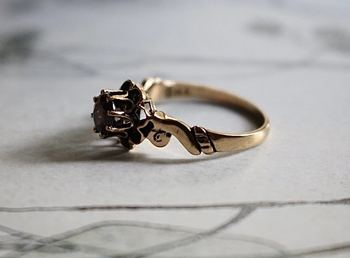 14k Gold Vintage Garnet Ring