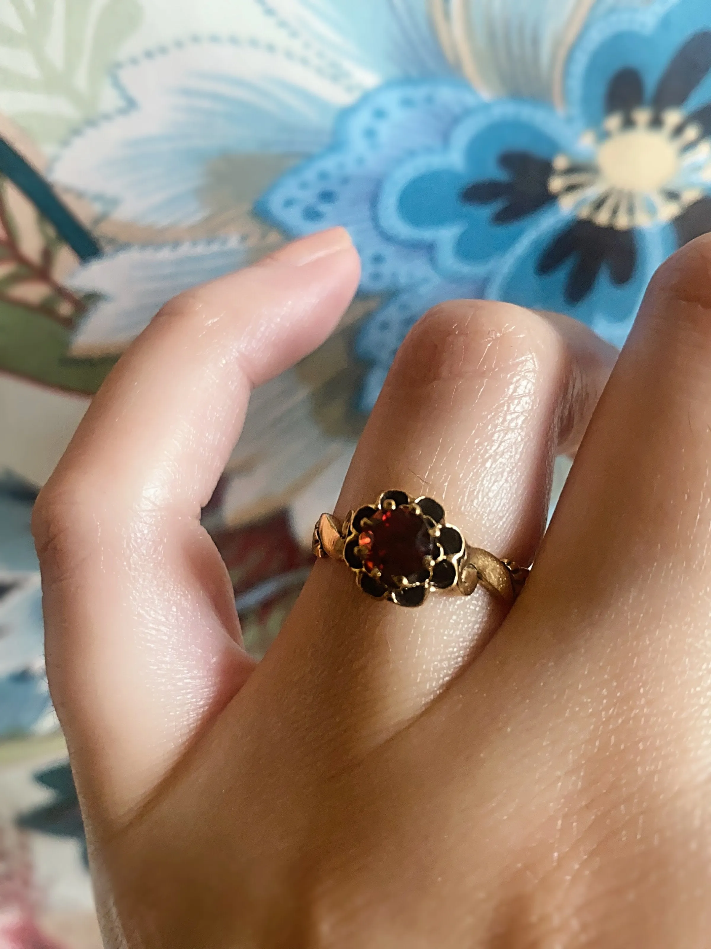 14k Gold Vintage Garnet Ring