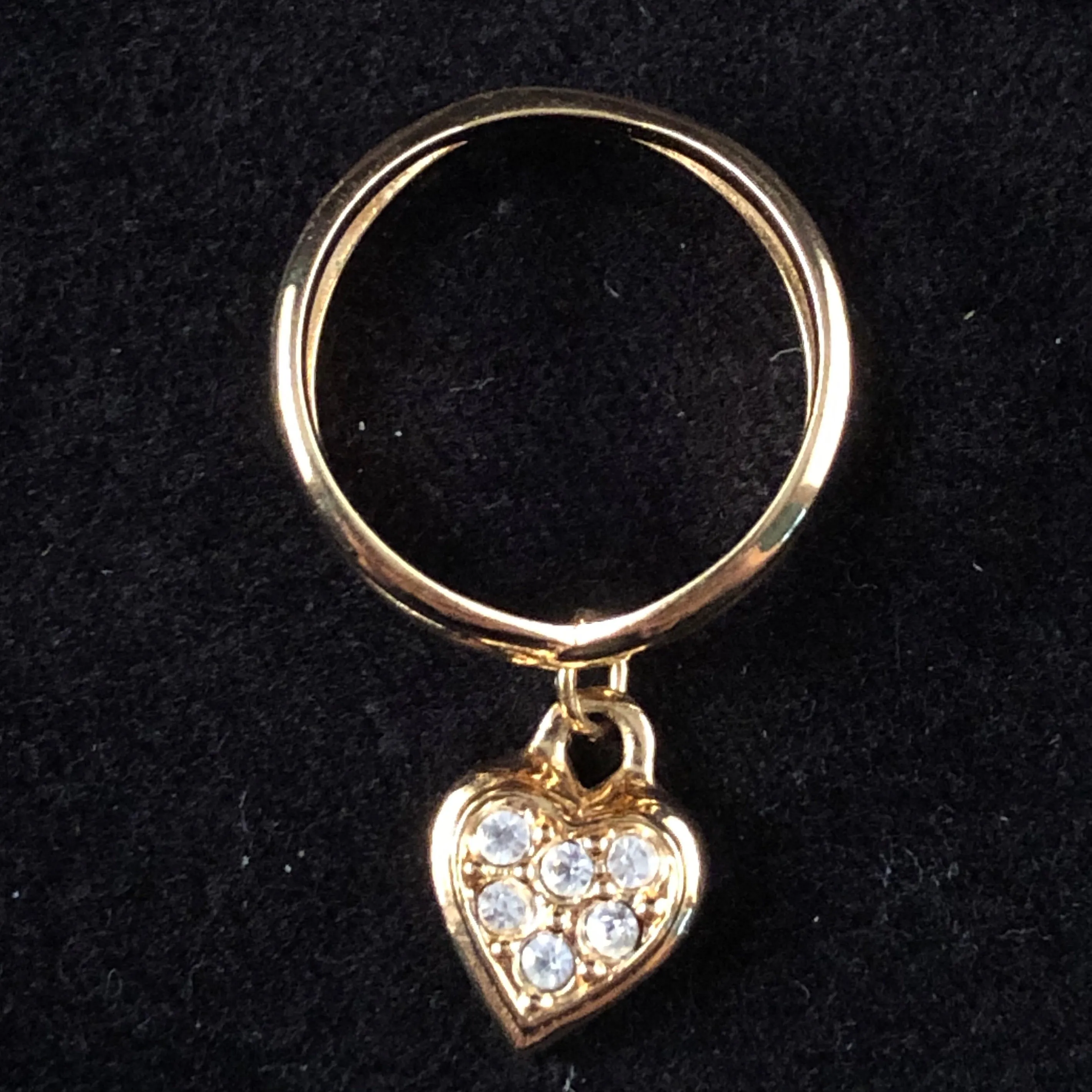 1993 Avon Dangling Heart Ring
