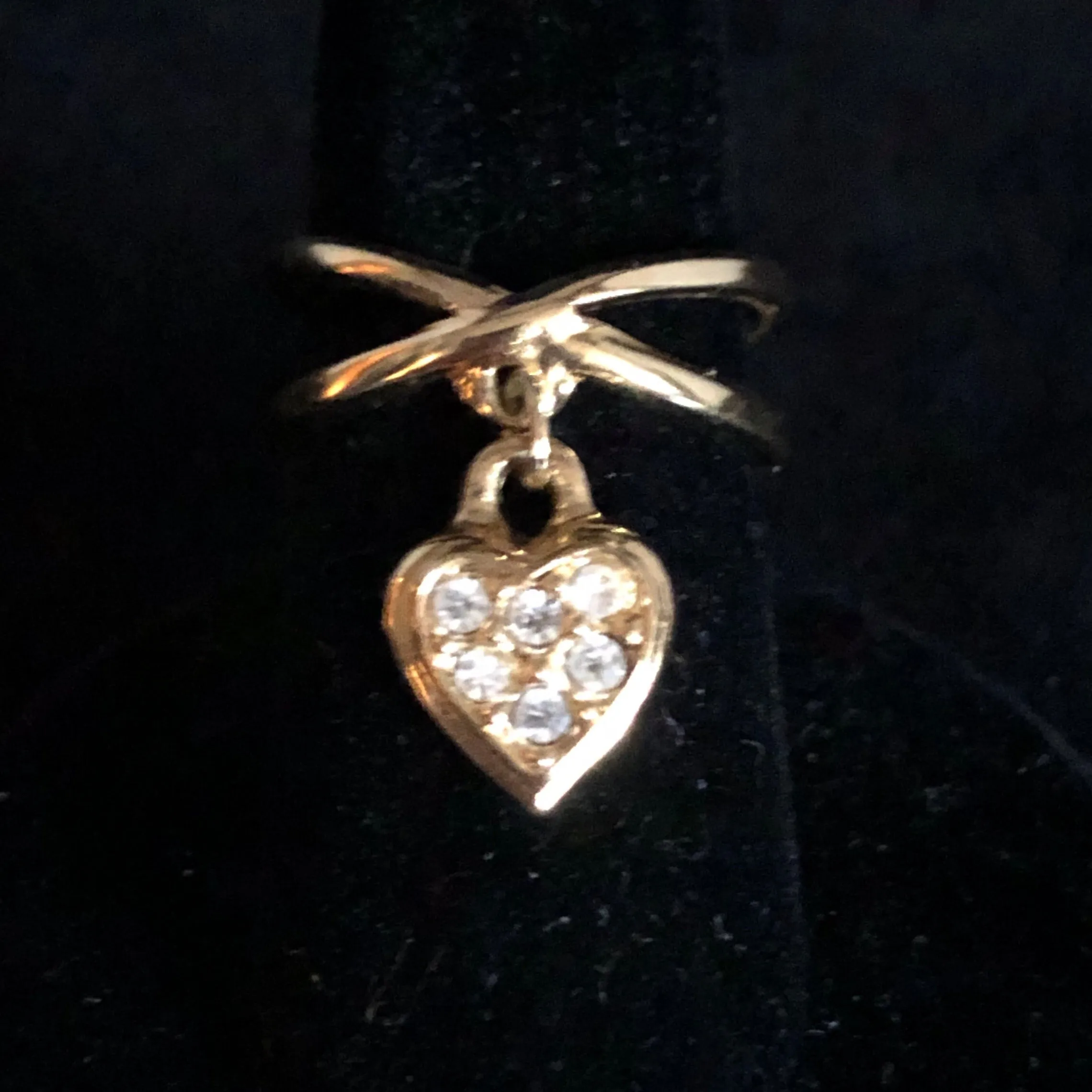 1993 Avon Dangling Heart Ring