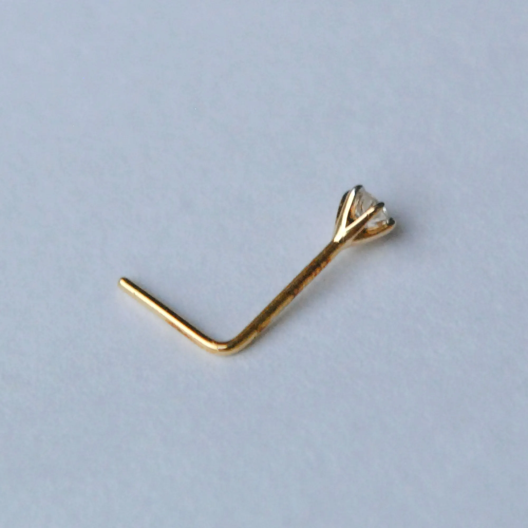 22 Gauge C/L Twist Wire Diamond Nose Stud