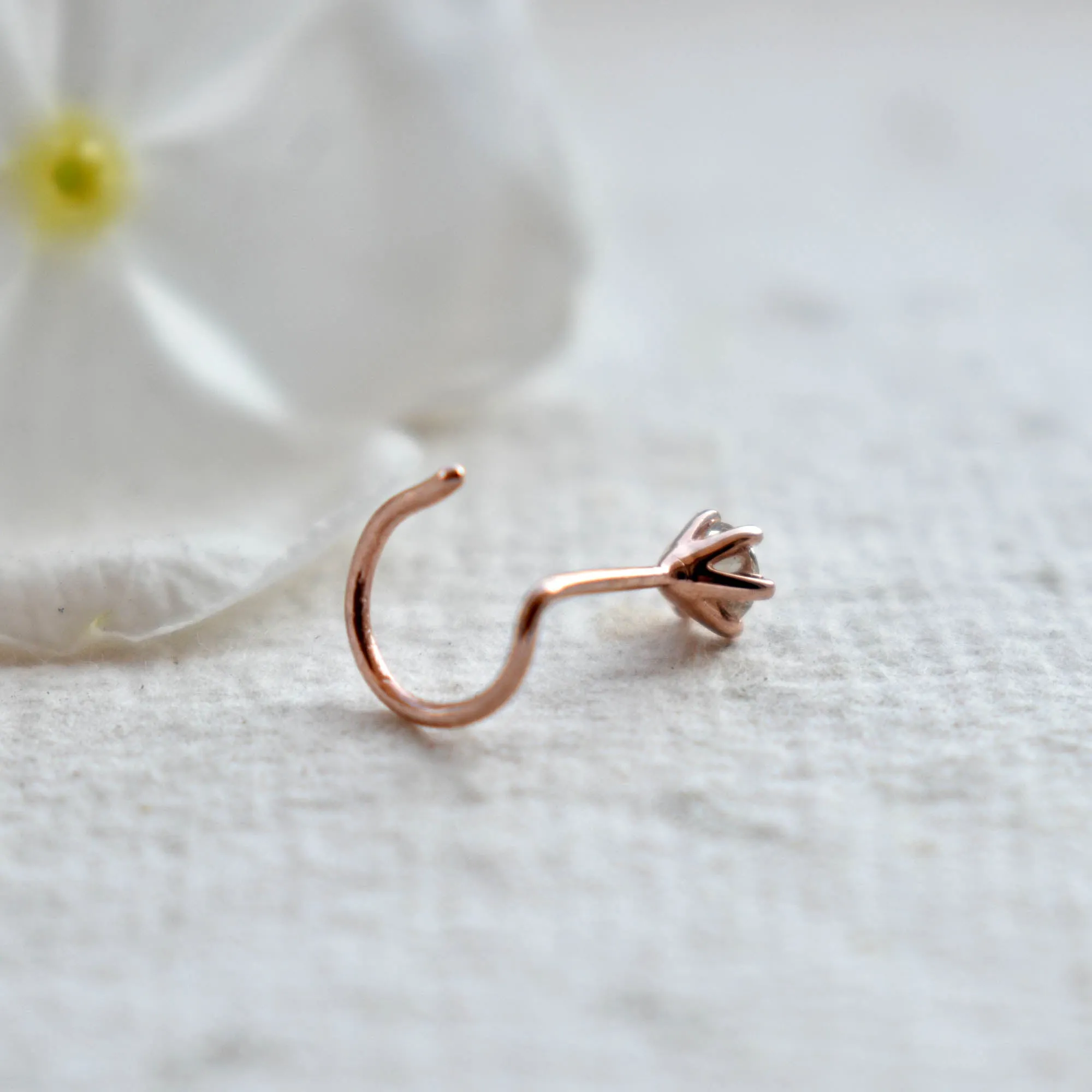 22 Gauge C/L Twist Wire Diamond Nose Stud