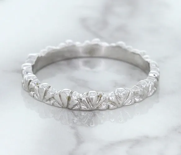 2.5mm Scalloped Band in 14K White Gold