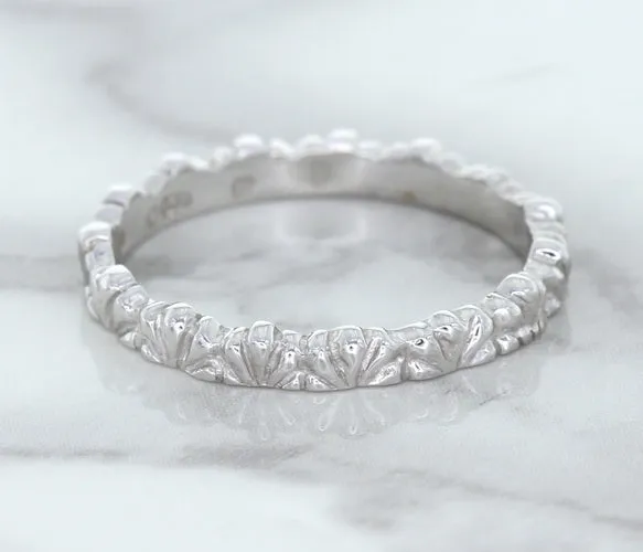 2.5mm Scalloped Band in 14K White Gold