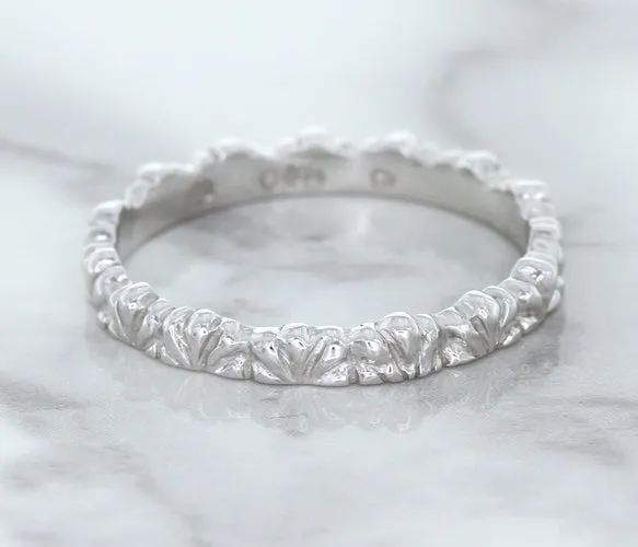2.5mm Scalloped Band in 14K White Gold