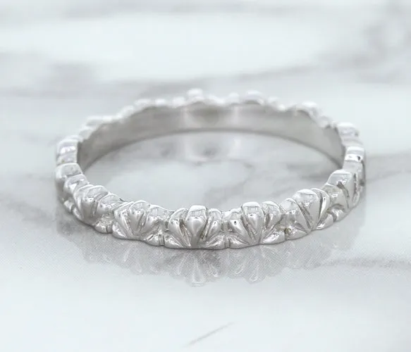 2.5mm Scalloped Band in 14K White Gold