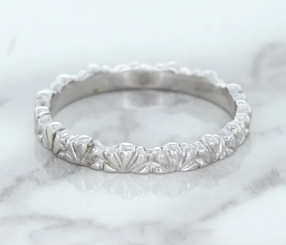 2.5mm Scalloped Band in 14K White Gold