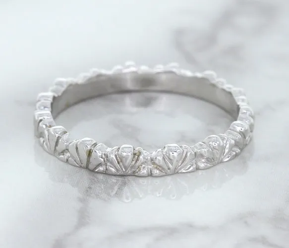 2.5mm Scalloped Band in 14K White Gold
