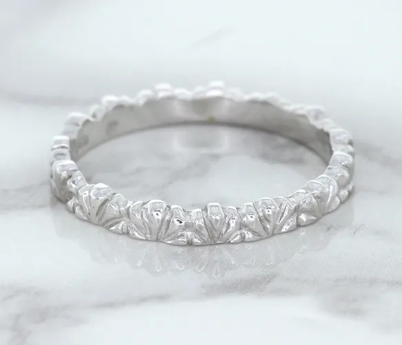 2.5mm Scalloped Band in 14K White Gold
