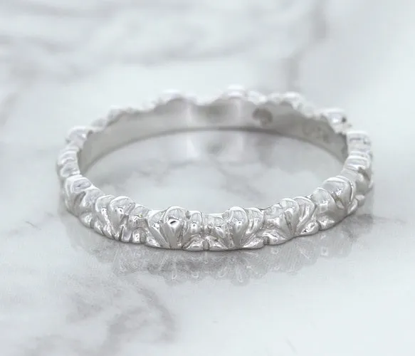 2.5mm Scalloped Band in 14K White Gold