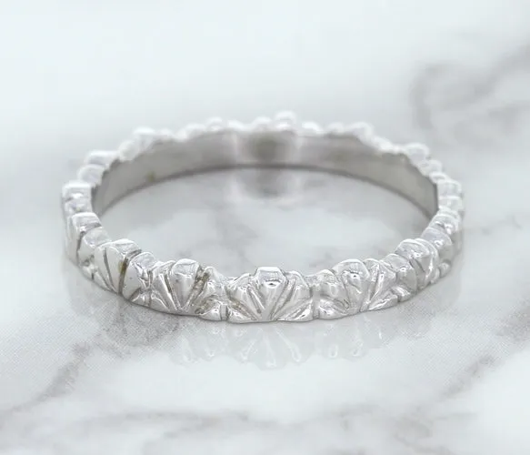 2.5mm Scalloped Band in 14K White Gold