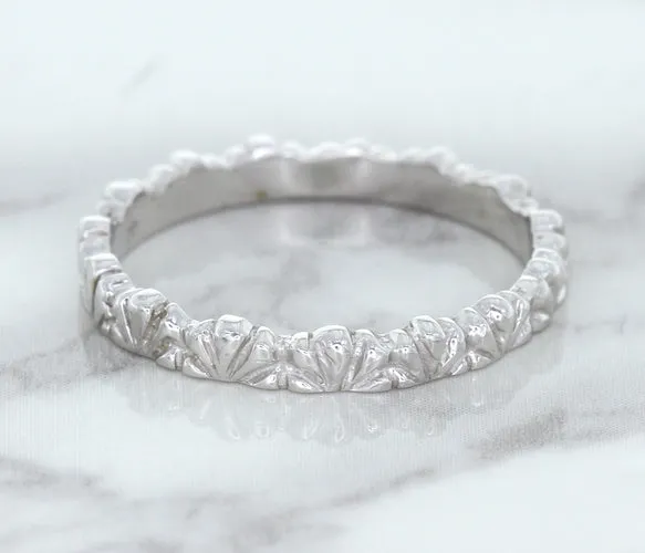 2.5mm Scalloped Band in 14K White Gold