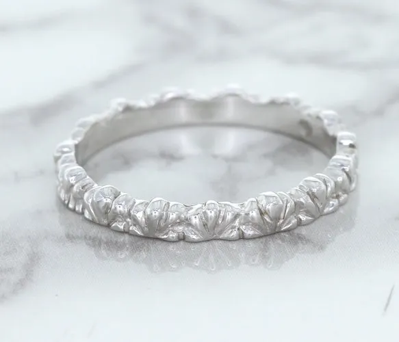 2.5mm Scalloped Band in 14K White Gold