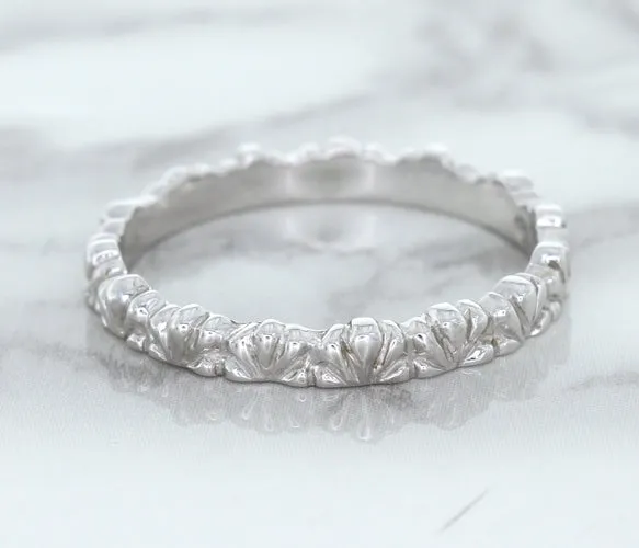 2.5mm Scalloped Band in 14K White Gold