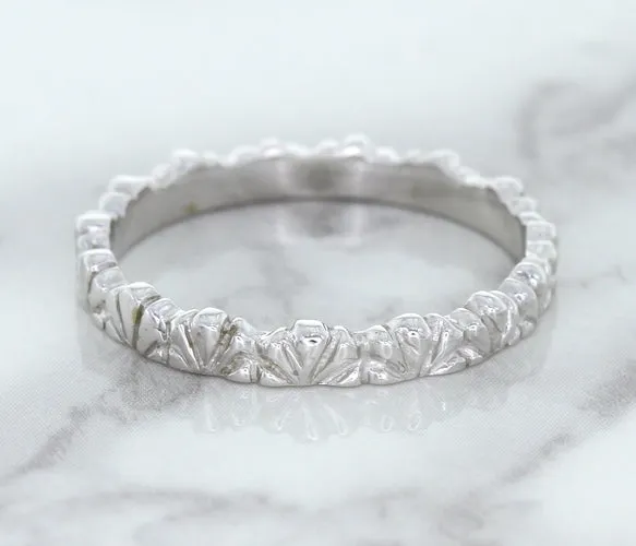2.5mm Scalloped Band in 14K White Gold