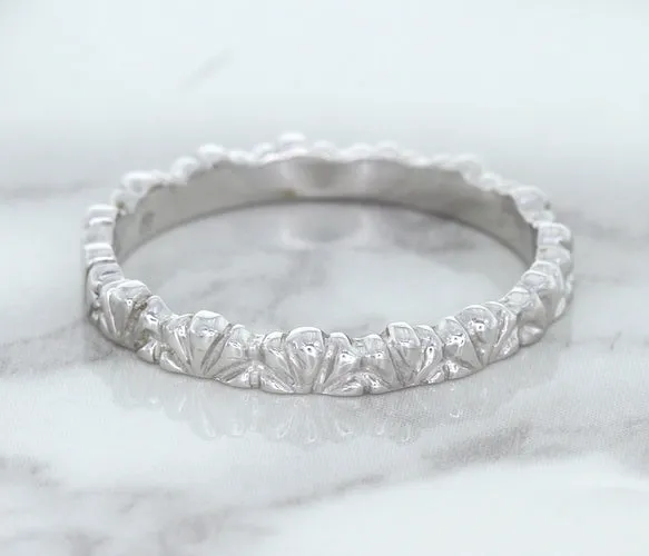 2.5mm Scalloped Band in 14K White Gold