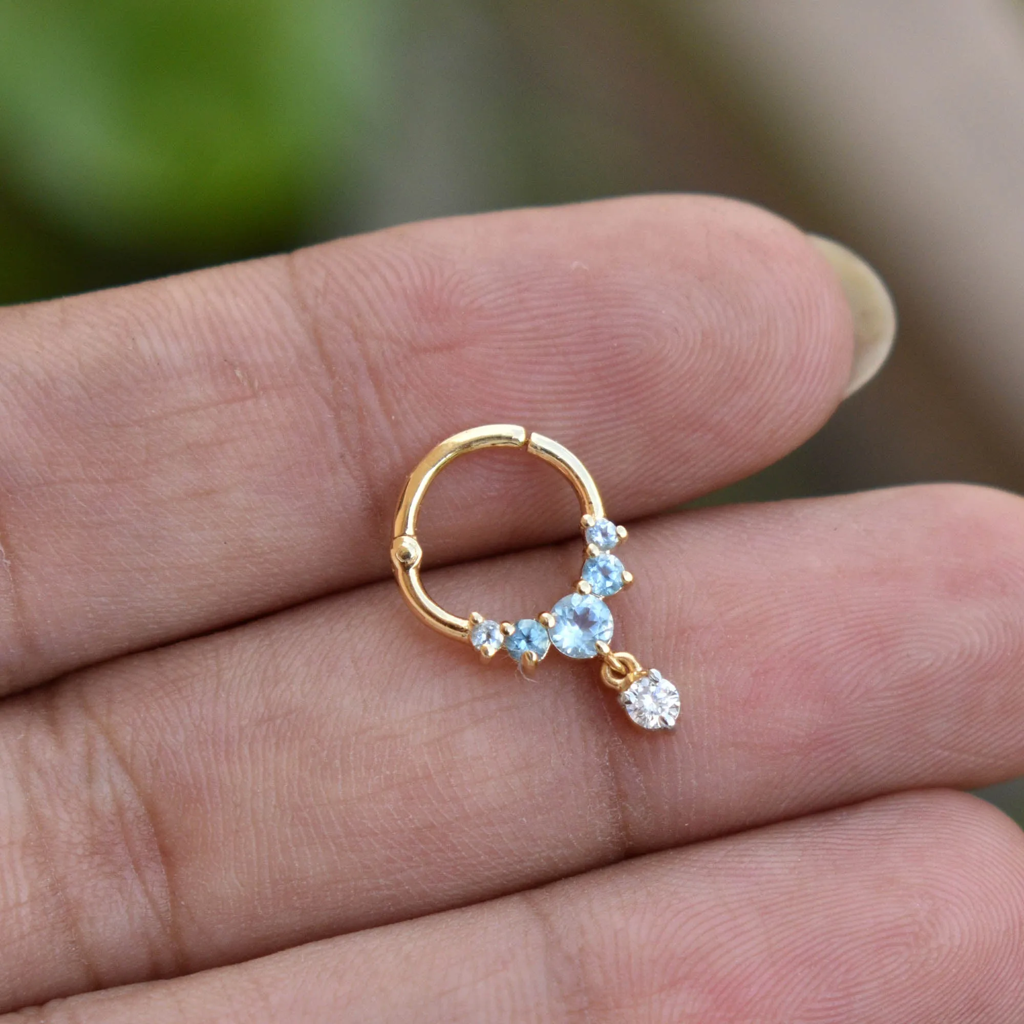 6-10mm Natural Blue Topaz & Dangling Diamond Clicker