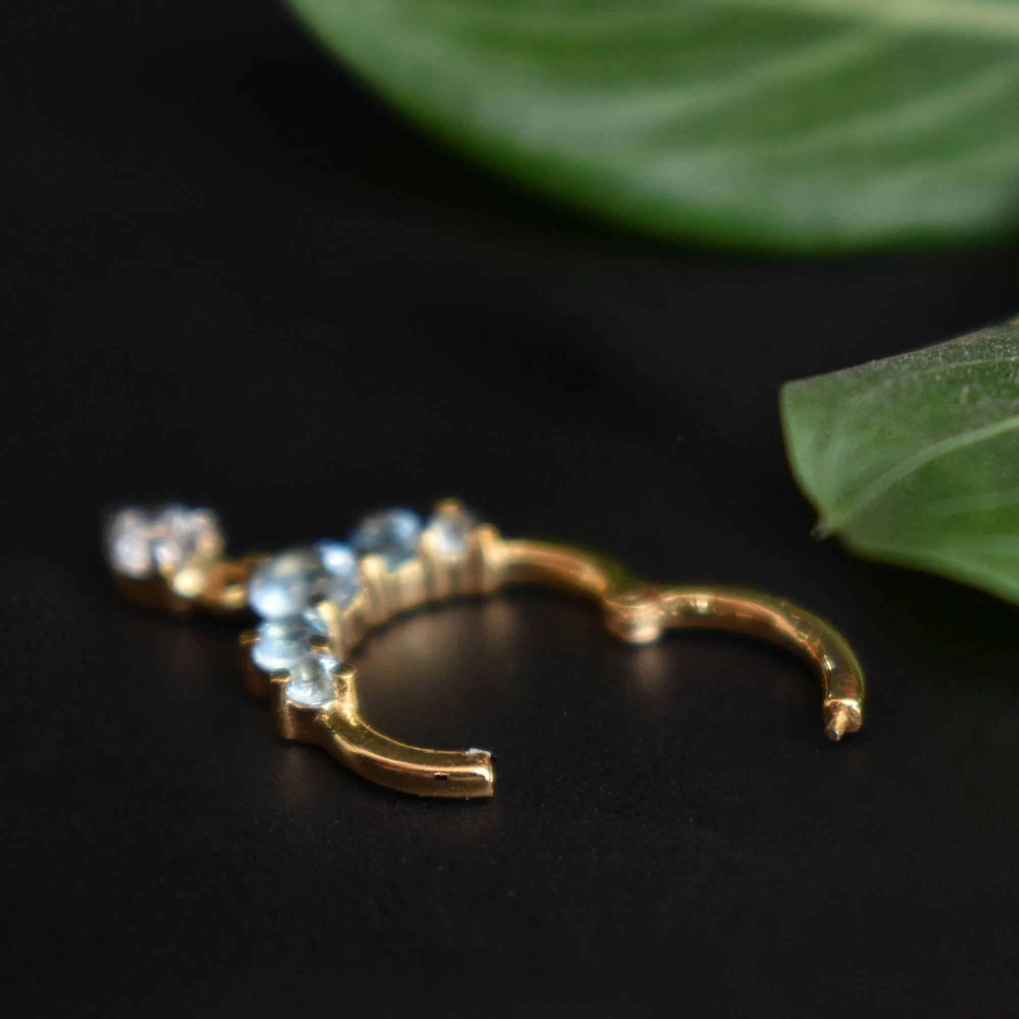 6-10mm Natural Blue Topaz & Dangling Diamond Clicker