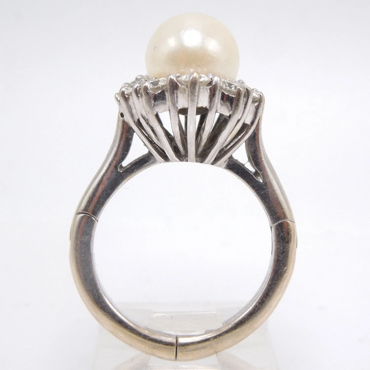 8mm White-Yellow Pearl Surrounded by Halo of 0.76ct Diamonds