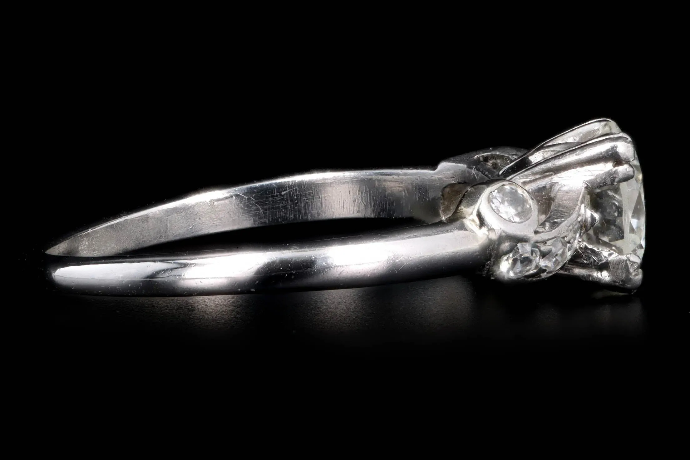Art Deco Platinum .75 Carat Round Brilliant Cut Diamond Engagement Ring