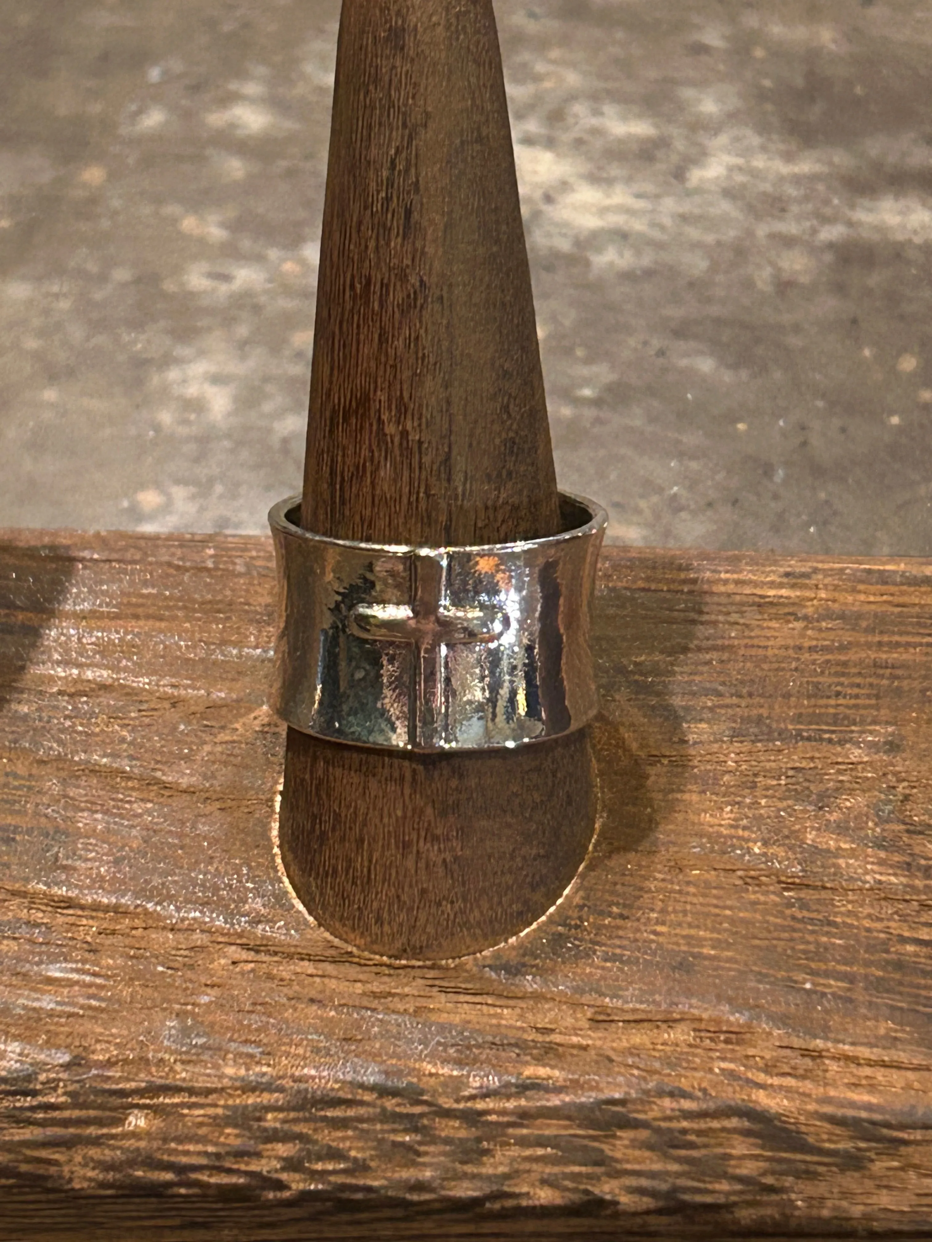 Bougie Boutique Cross Ring