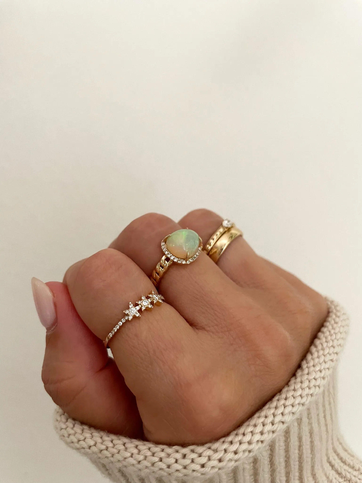 Dainty Stars Ring