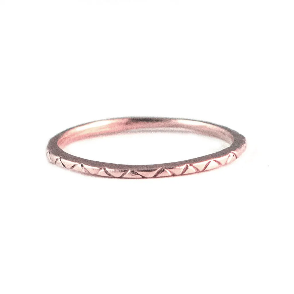 Dainty Zigzag Ring