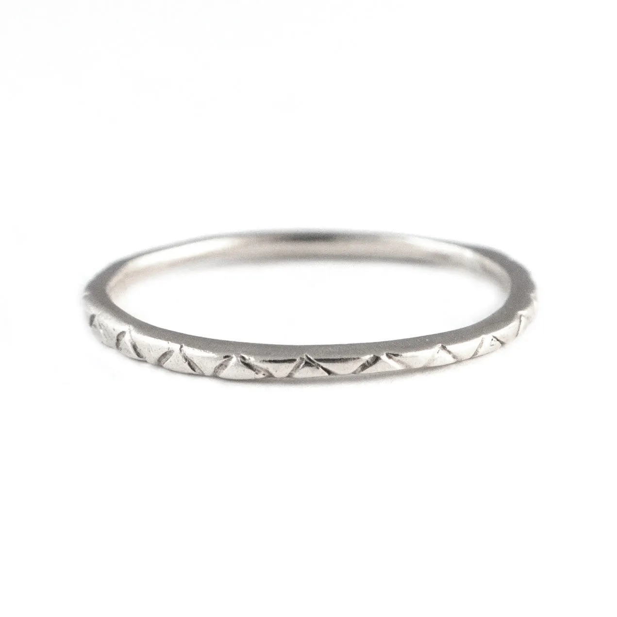 Dainty Zigzag Ring