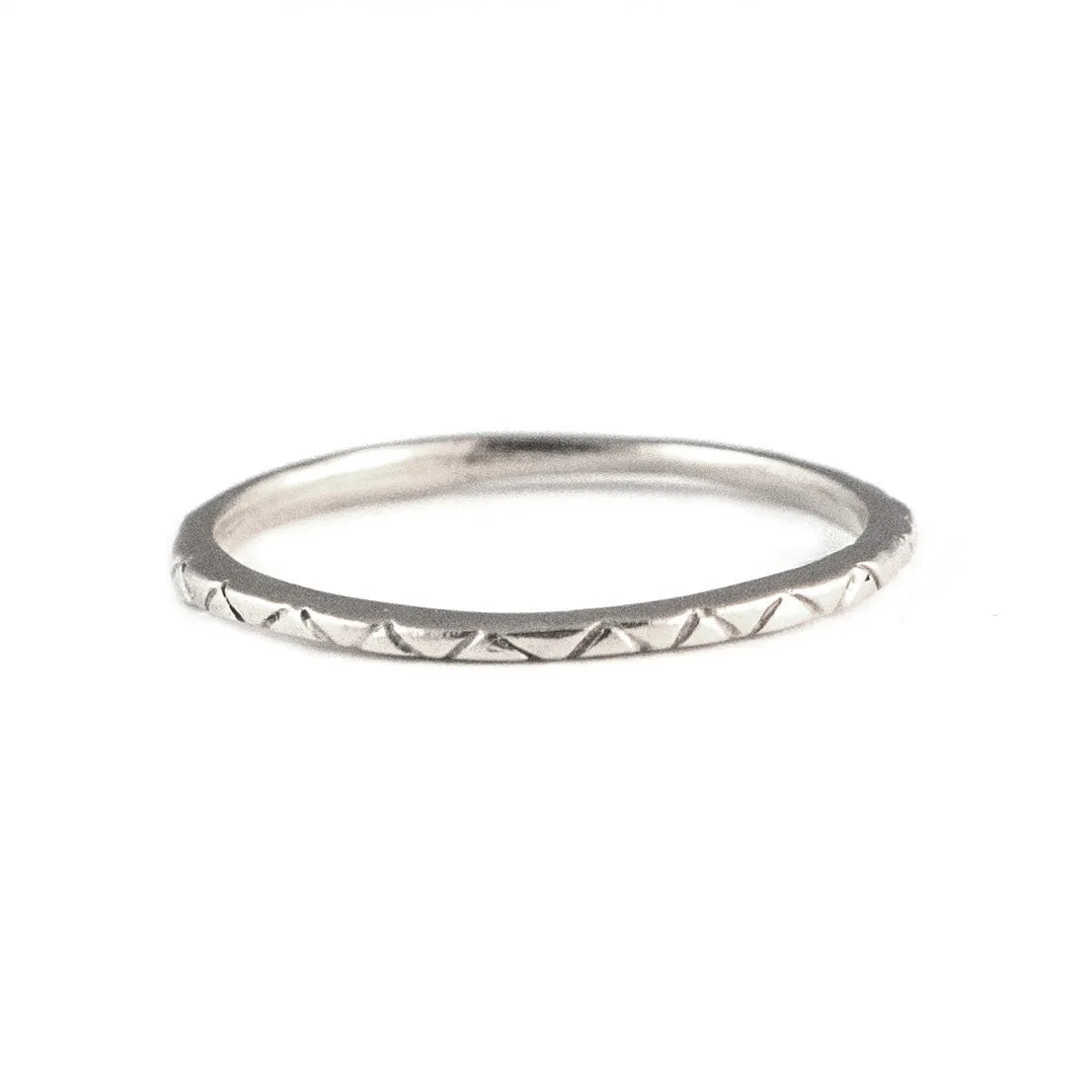 Dainty Zigzag Ring
