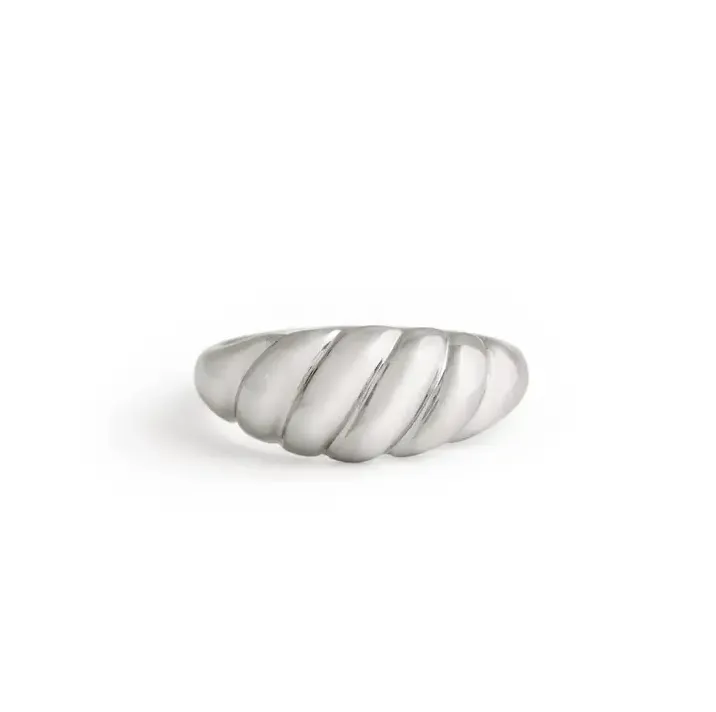 Fleur Croissant Ring