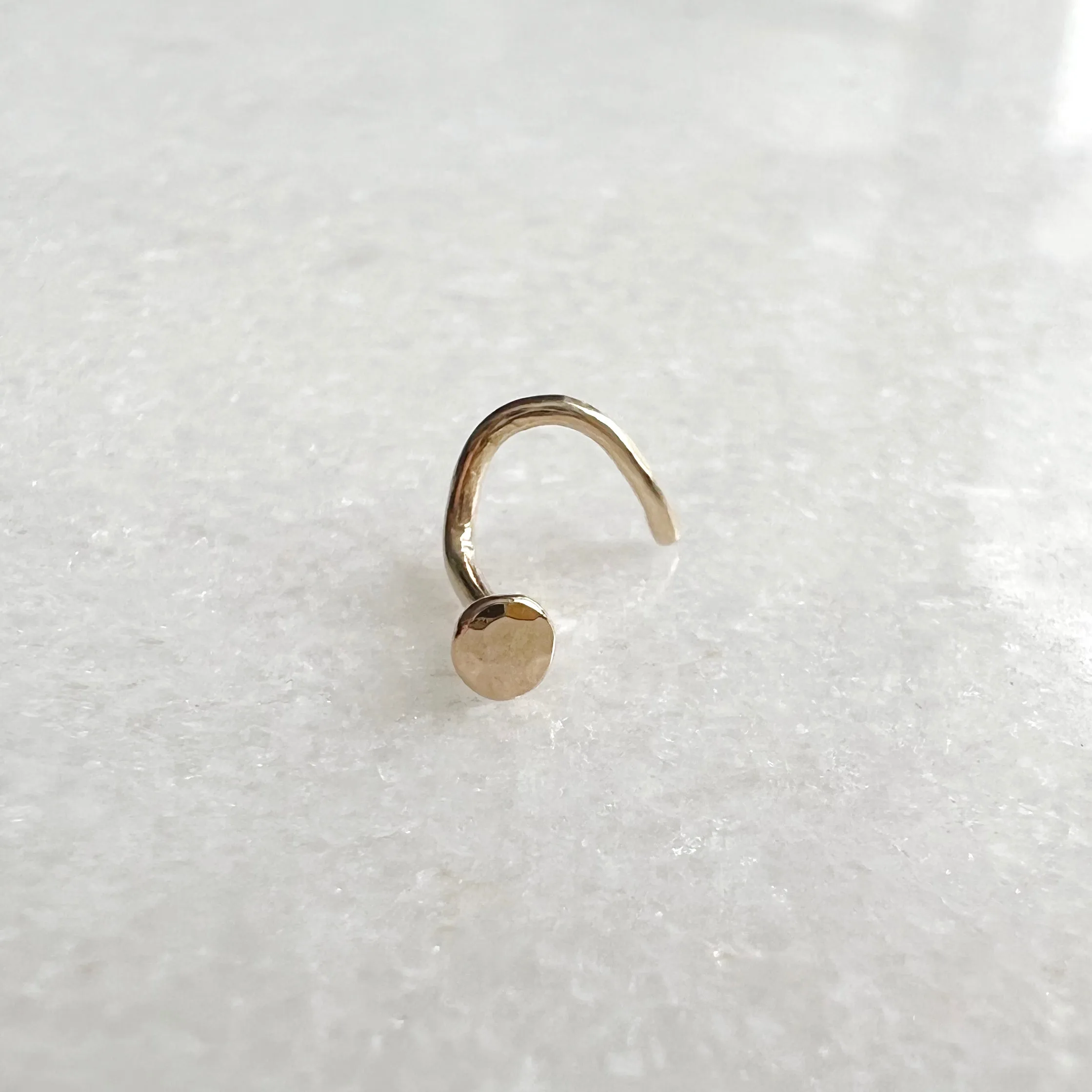 Hammered Disc Nose Stud