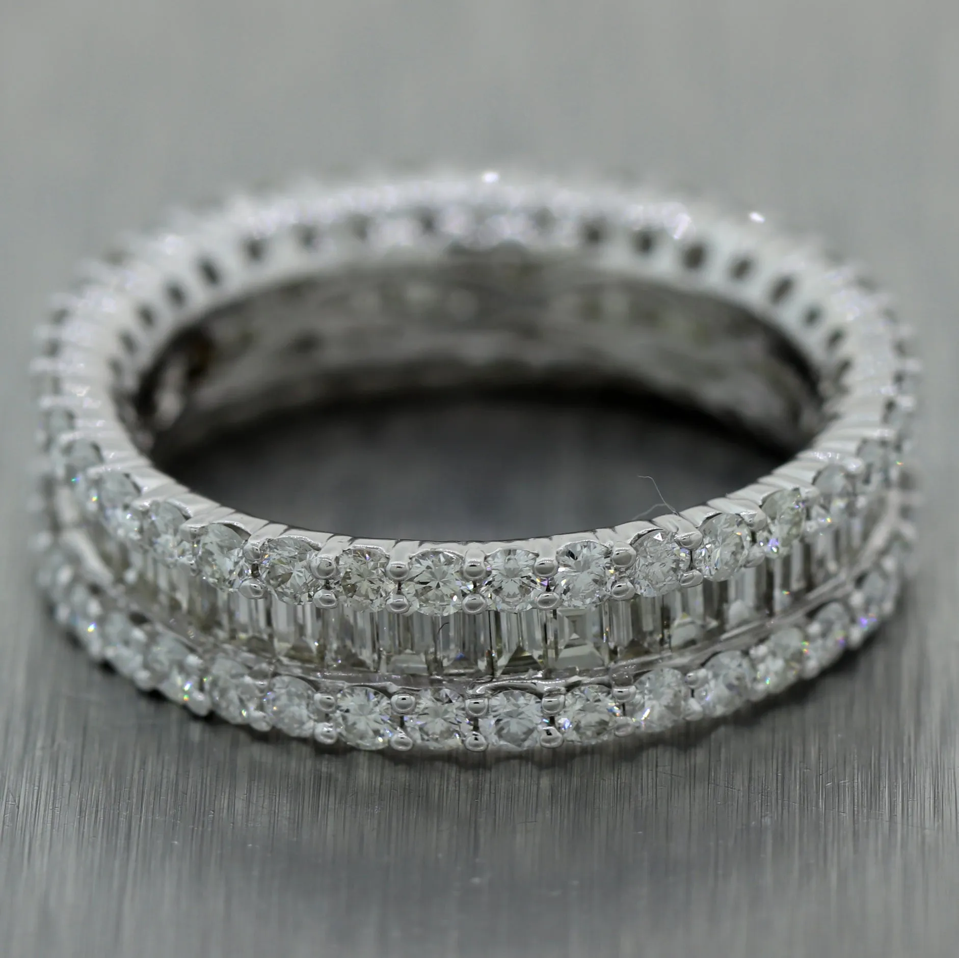 Modern 18k White Gold 2.25ctw Baguette & Round Cut Diamond Band Ring