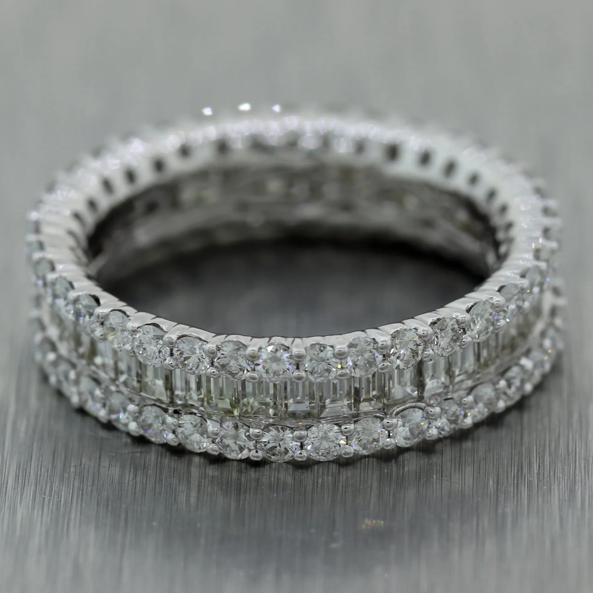 Modern 18k White Gold 2.25ctw Baguette & Round Cut Diamond Band Ring