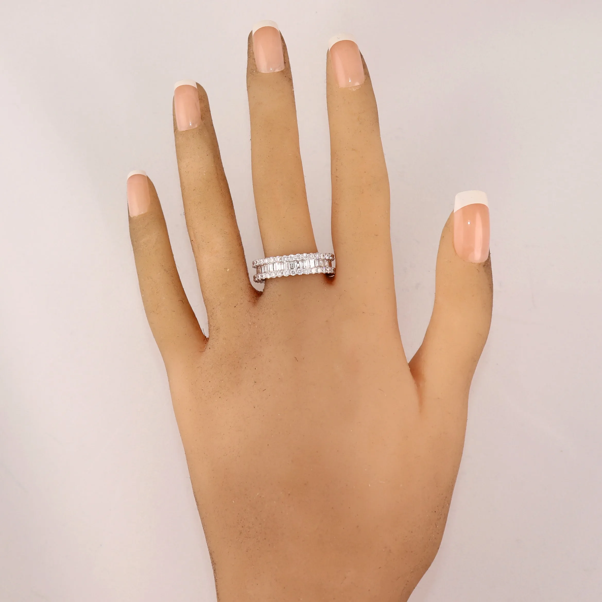 Modern 18k White Gold 2.25ctw Baguette & Round Cut Diamond Band Ring