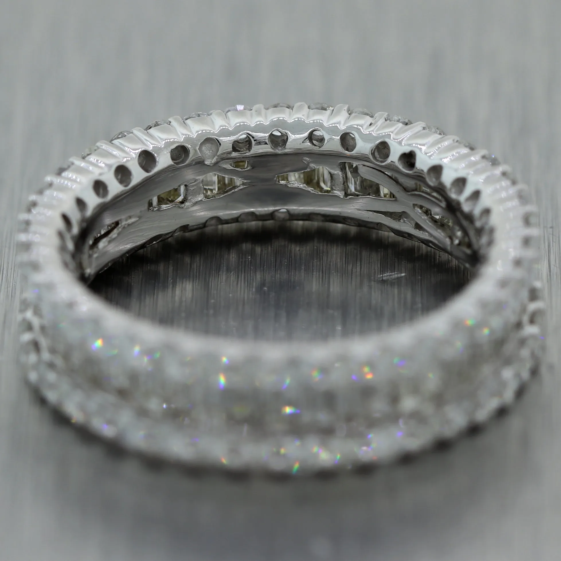 Modern 18k White Gold 2.25ctw Baguette & Round Cut Diamond Band Ring