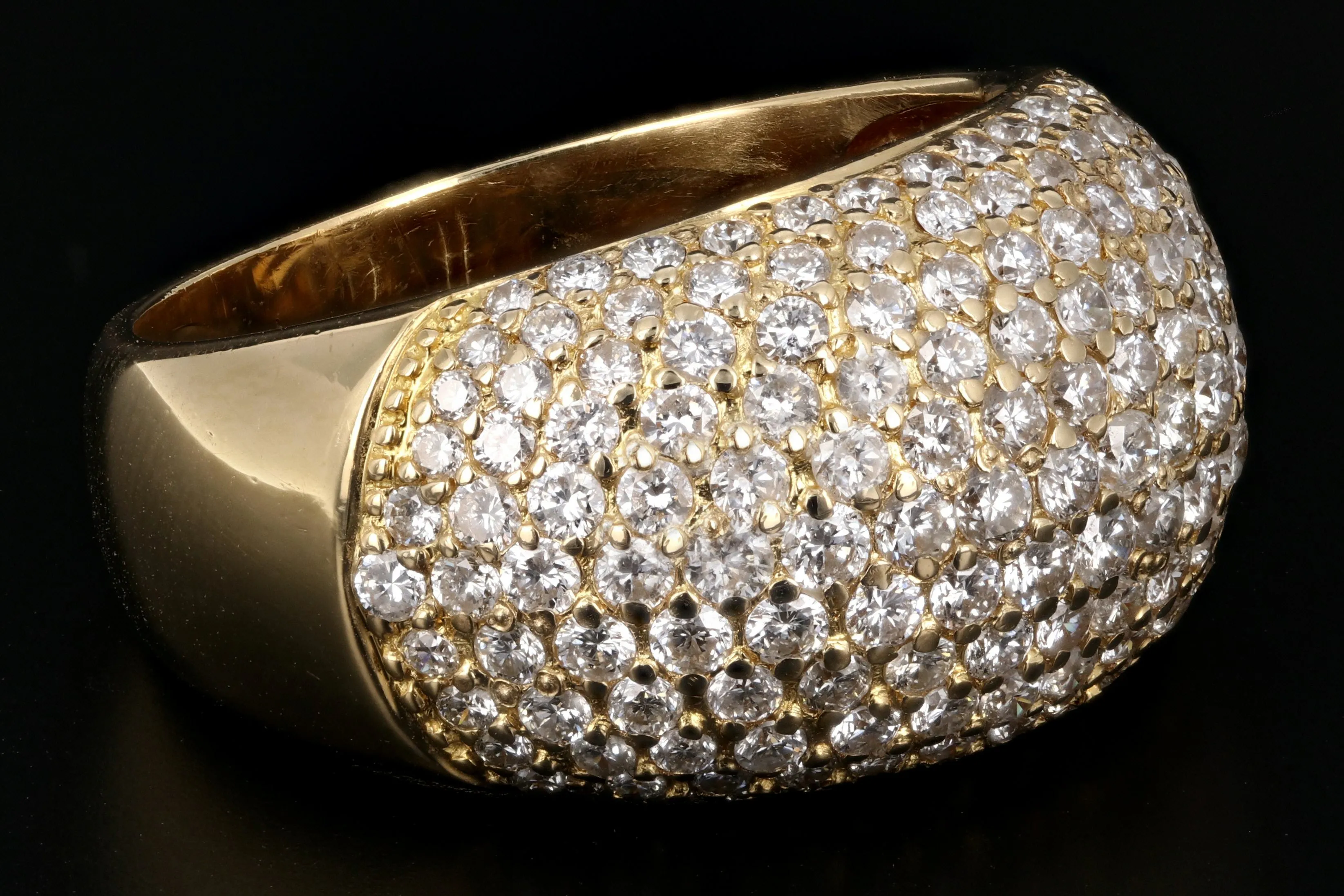 Modern 18K Yellow Gold 2CTW Round Cut Diamond Band