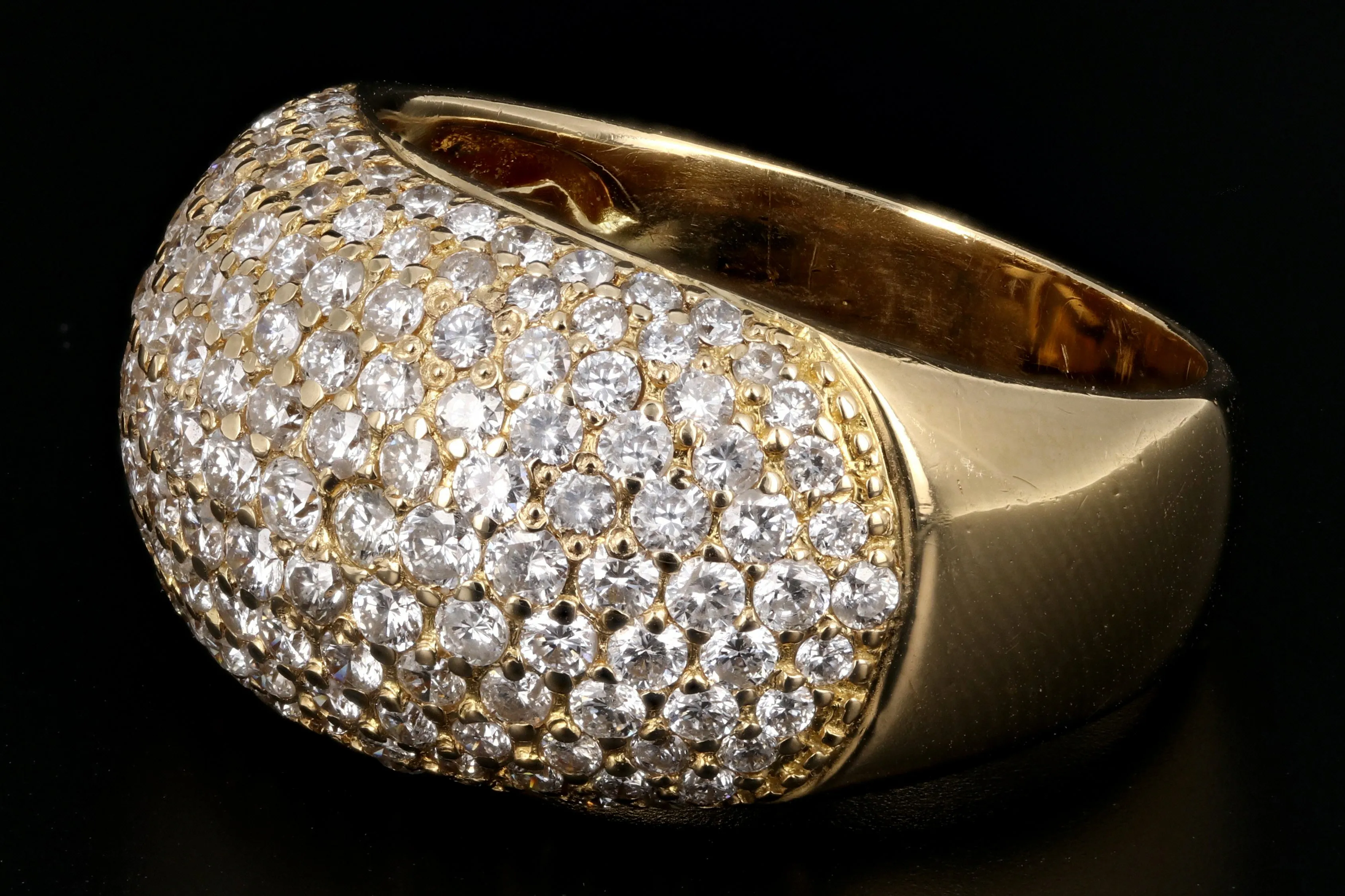Modern 18K Yellow Gold 2CTW Round Cut Diamond Band