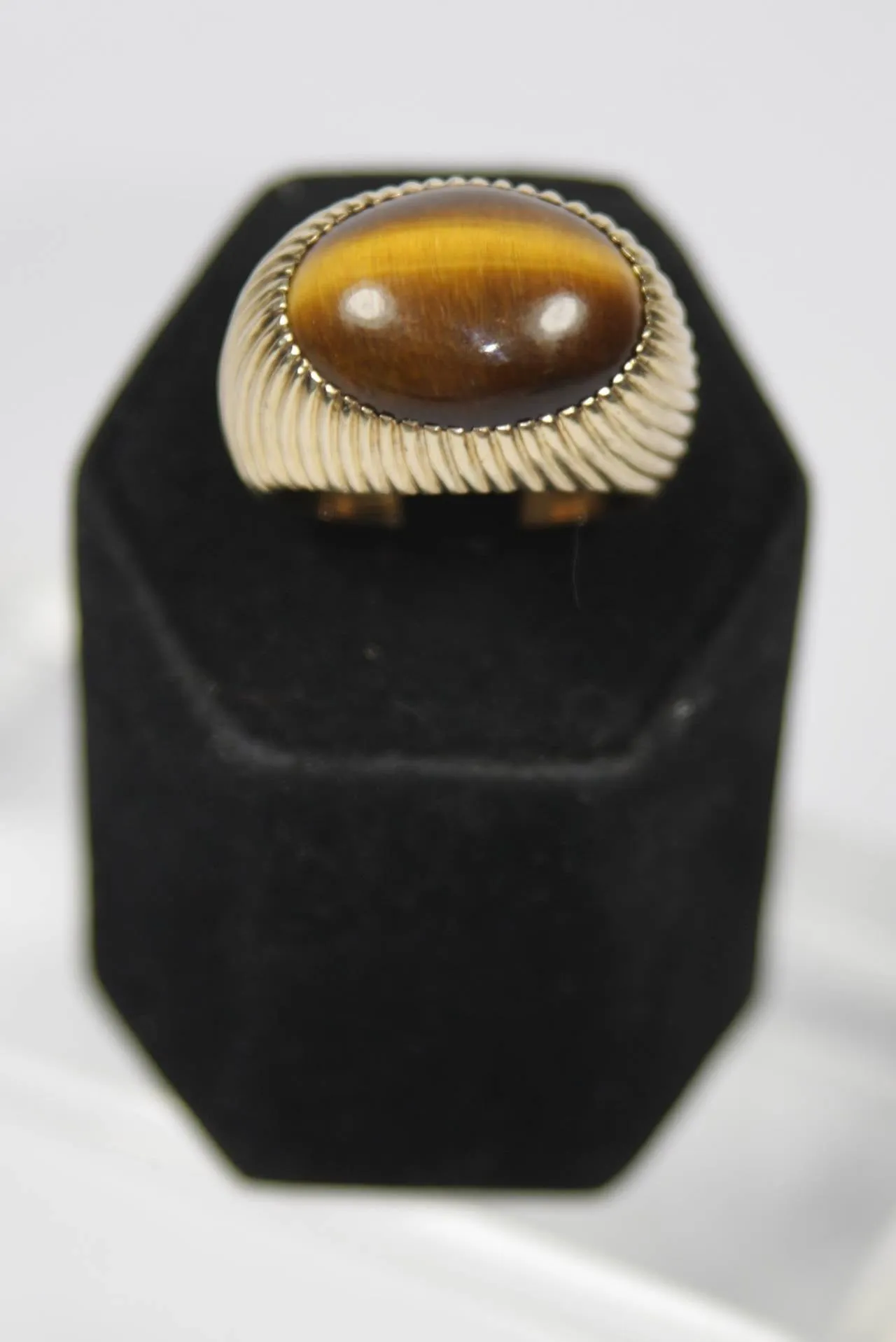 QUARTZ 14 Karat Gold Tiger's Eye Gold Ring Size 9 1/2