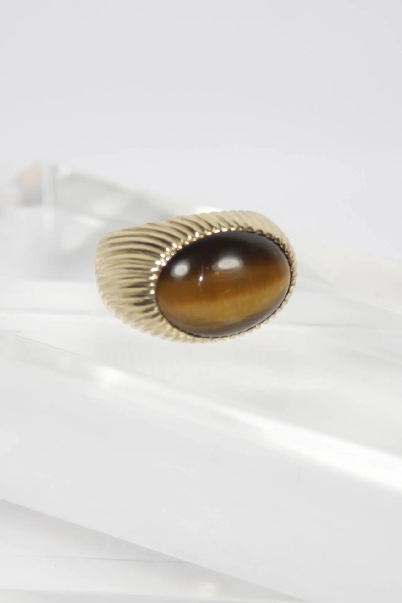 QUARTZ 14 Karat Gold Tiger's Eye Gold Ring Size 9 1/2