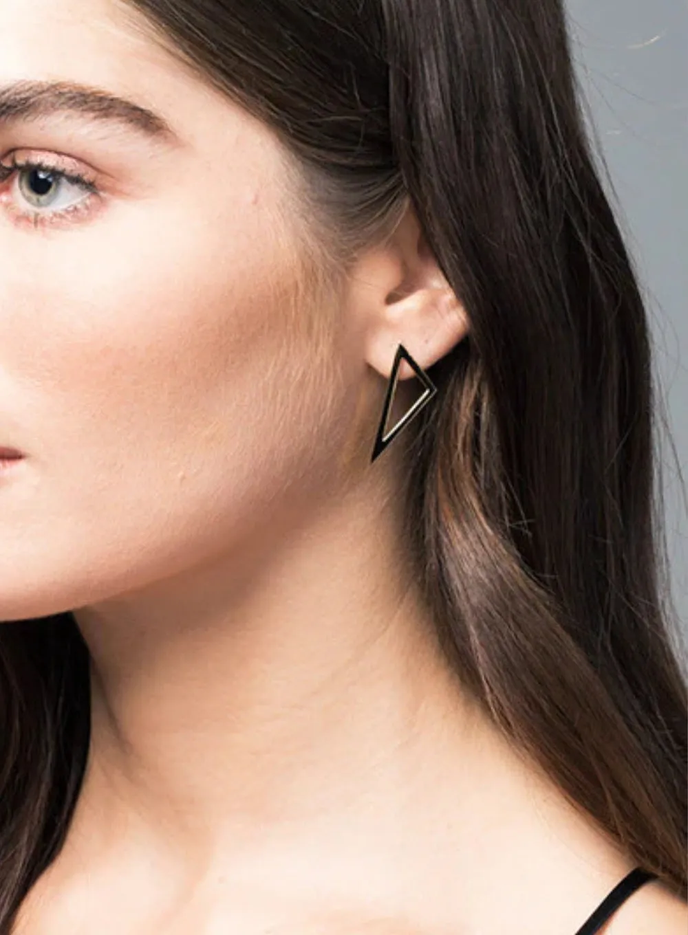 RACHEL KATZ | Medium White Gold Triangle Earrings