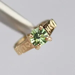 SPECIAL: Mini ring in 14k yellow gold - light green August