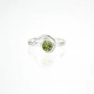Spiral Ring with 5mm Peridot