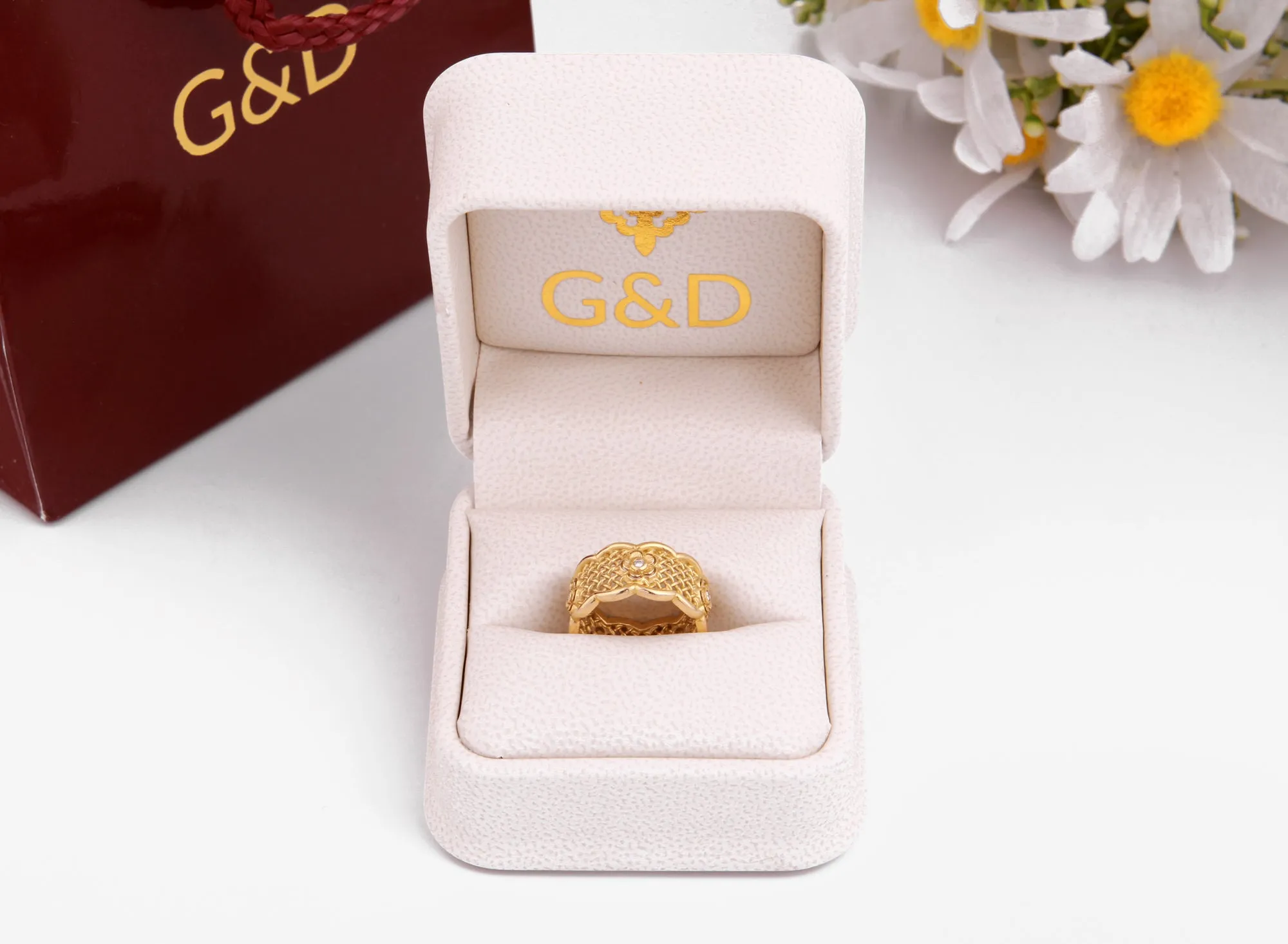 Statement Wedding Band Ring with Diamond Flowers in 14K Gold