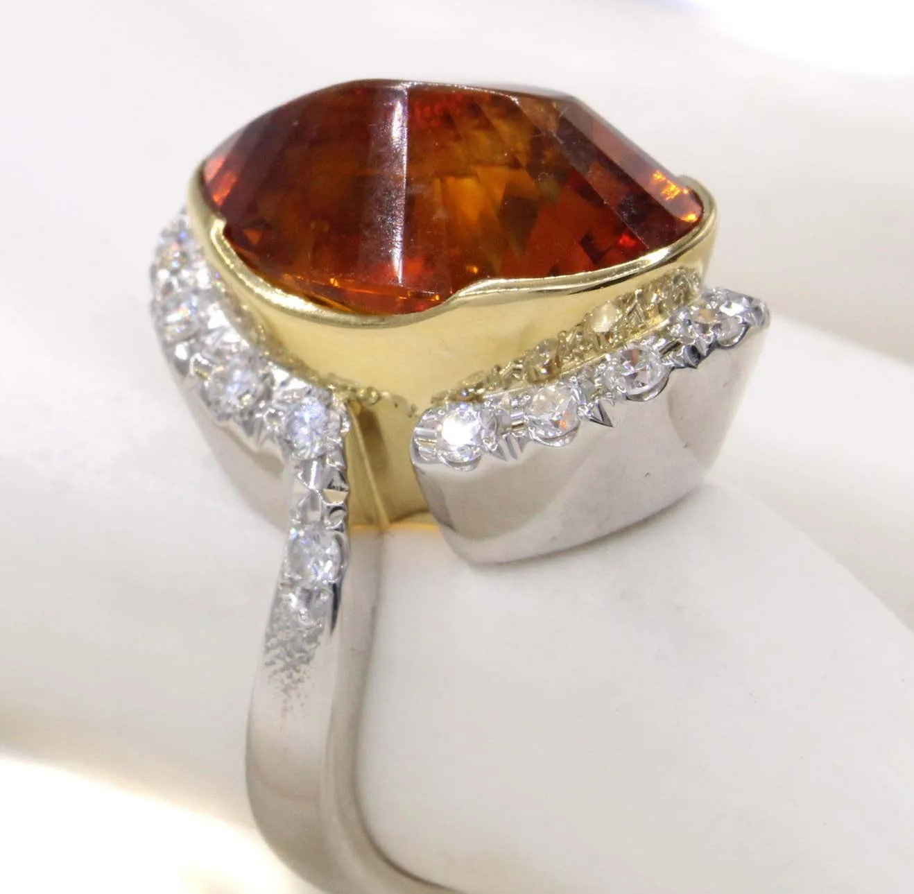 Unique 1970s Madeira Citrine Diamond Platinum 18 Karat Gold Ring