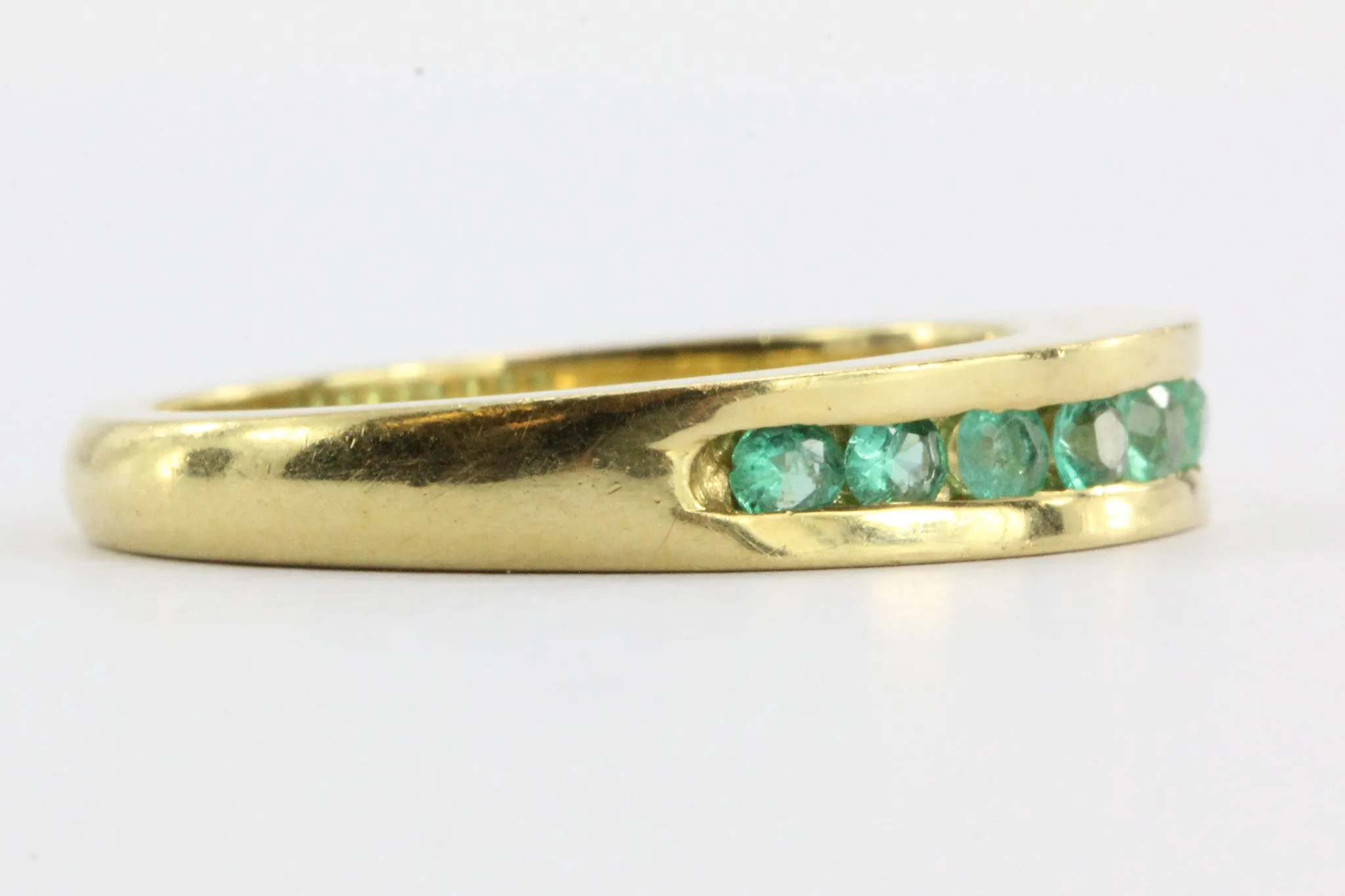 Vintage 18k Gold Colombian Emerald Band