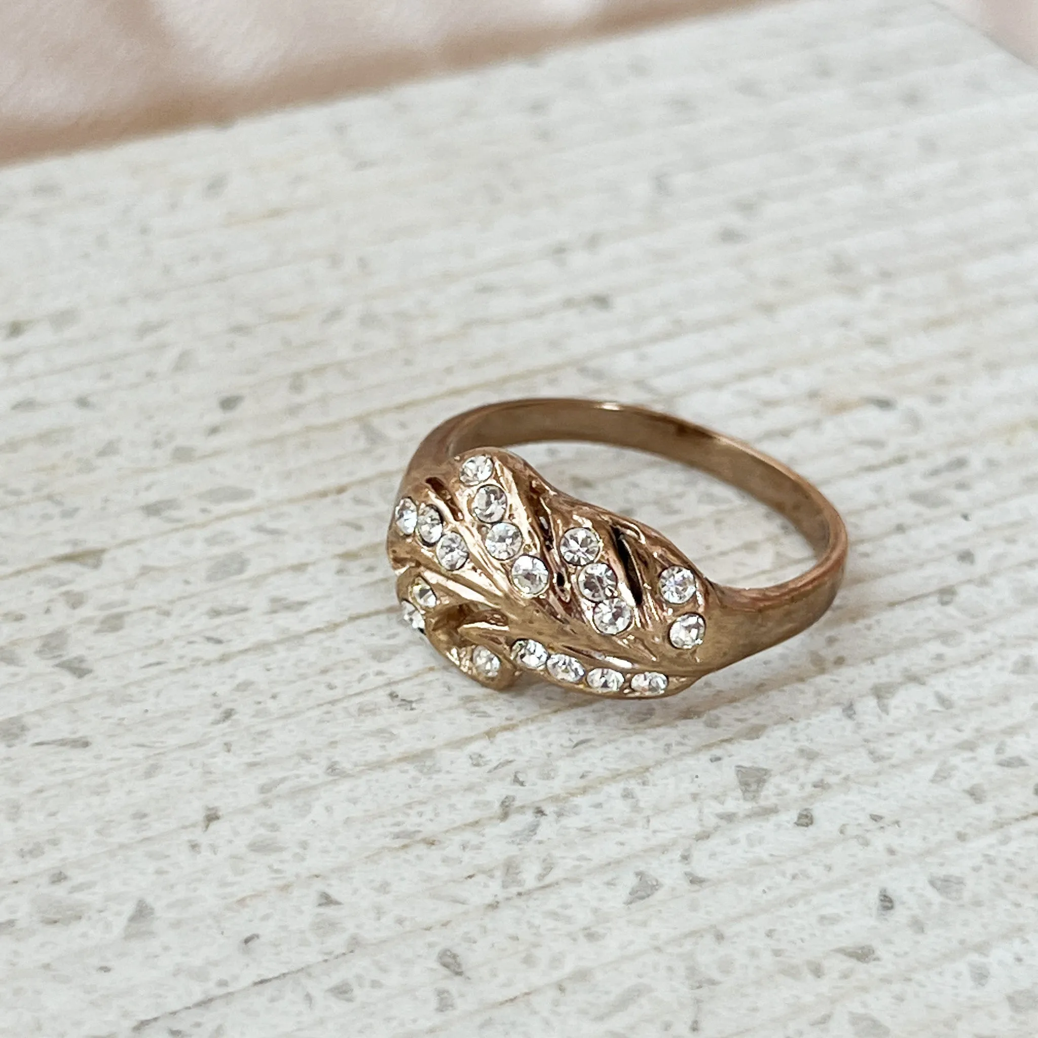 Vintage Neutral Leaf Ring
