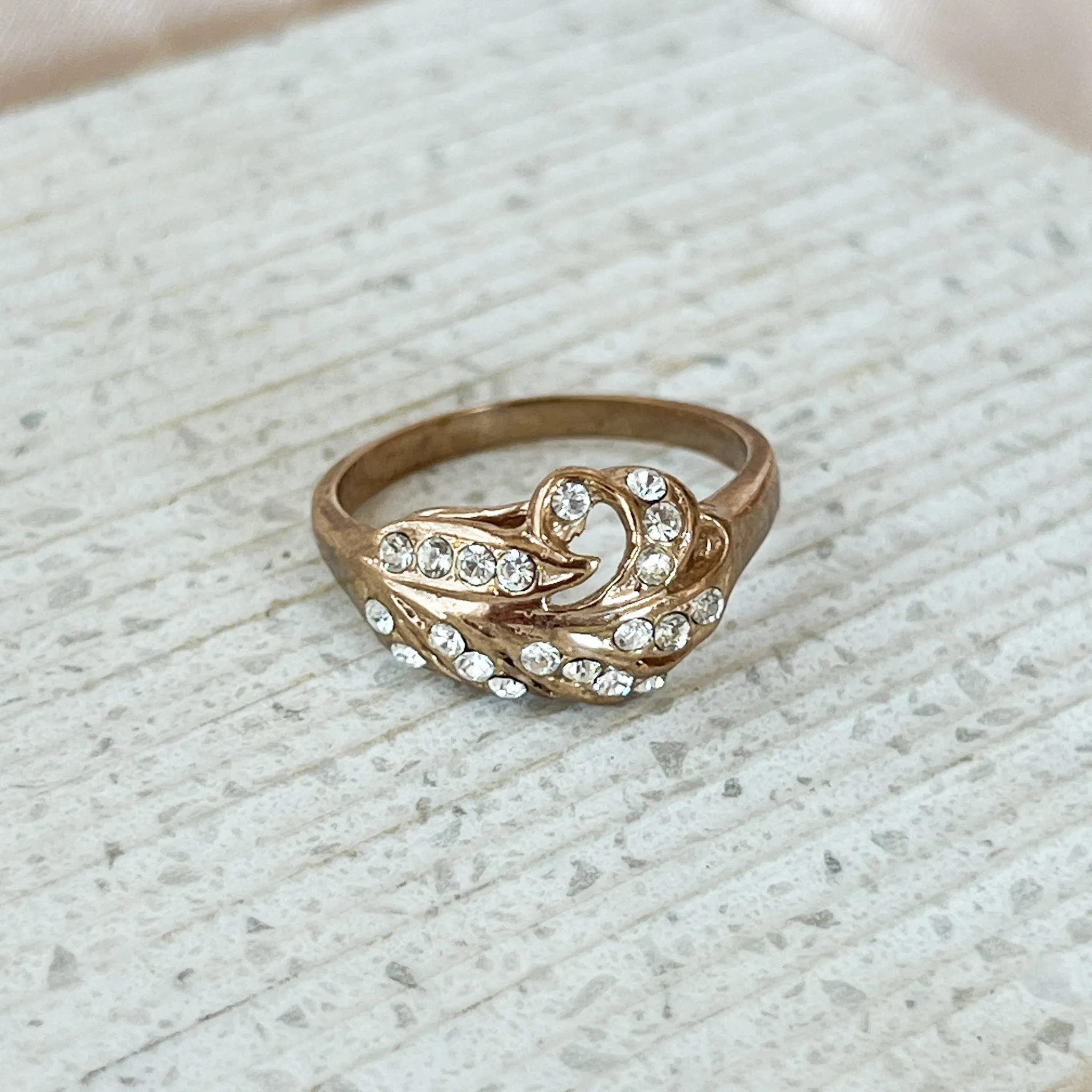 Vintage Neutral Leaf Ring