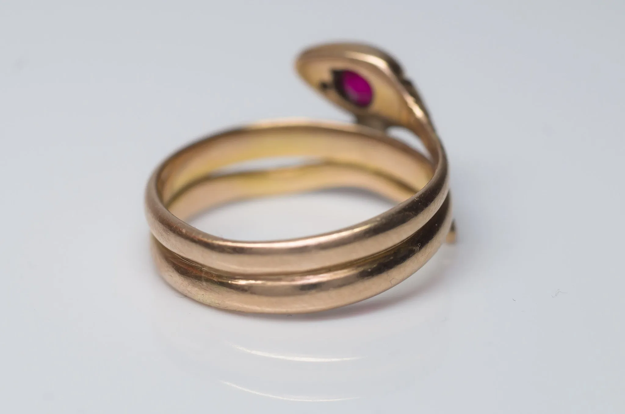 VINTAGE RUBY AND DIAMOND GOLD SNAKE RING