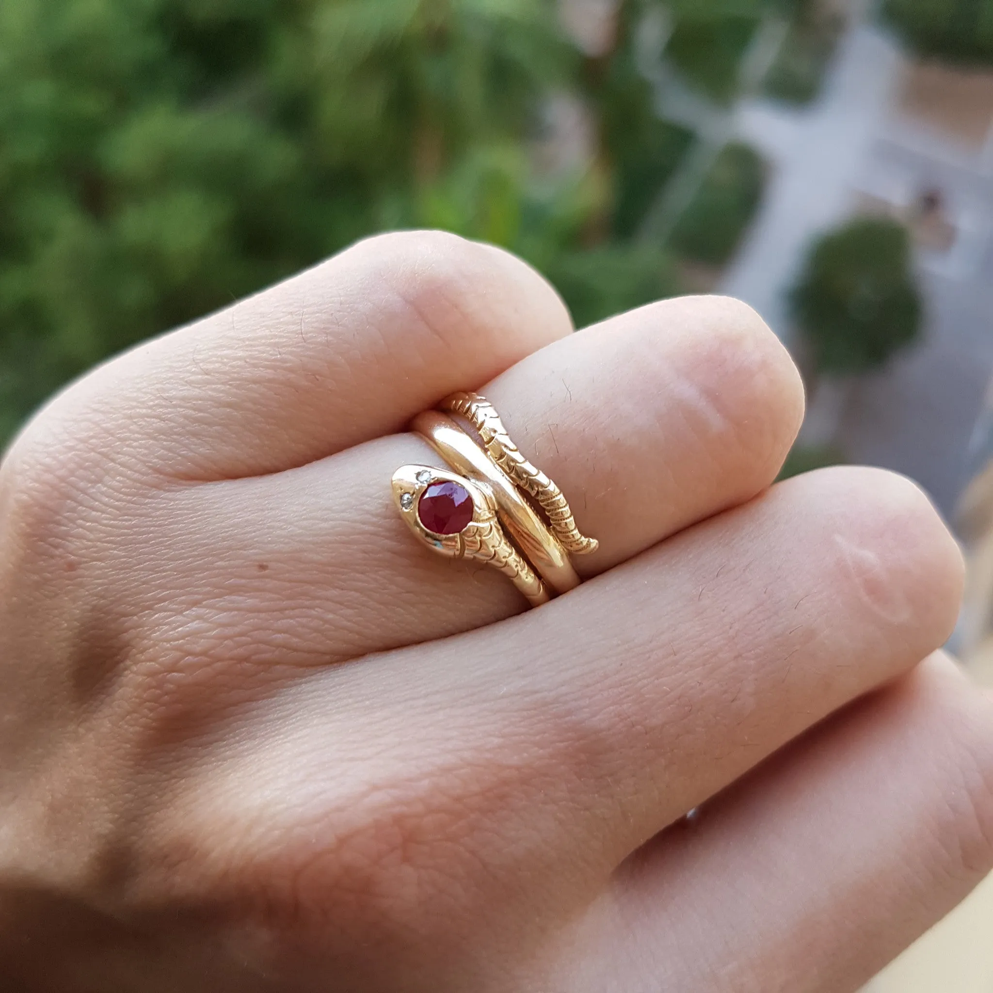 VINTAGE RUBY AND DIAMOND GOLD SNAKE RING